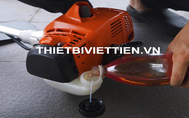 Máy cắt cỏ dùng xăng 1550W Stihl FS230