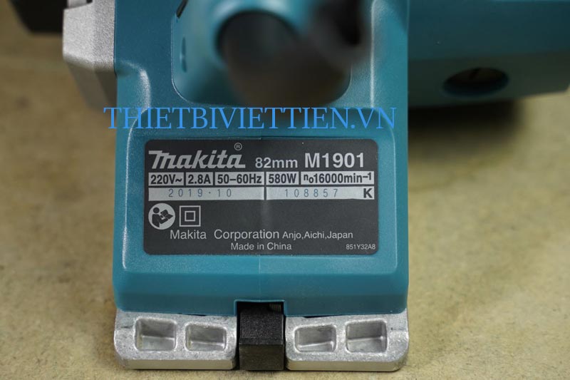 Máy bào gỗ Makita M1901B