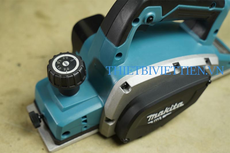 Máy bào gỗ Makita M1901B