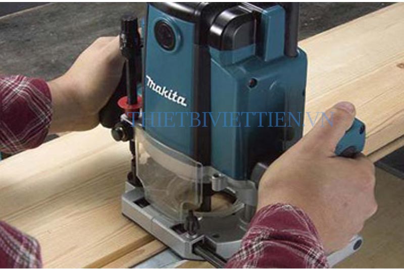 Máy phay Makita RP2301FC 2.100W