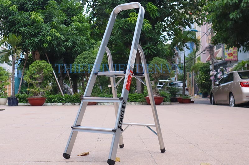 Thang nhôm ghế 3 bậc Stanley SXLDAL-003