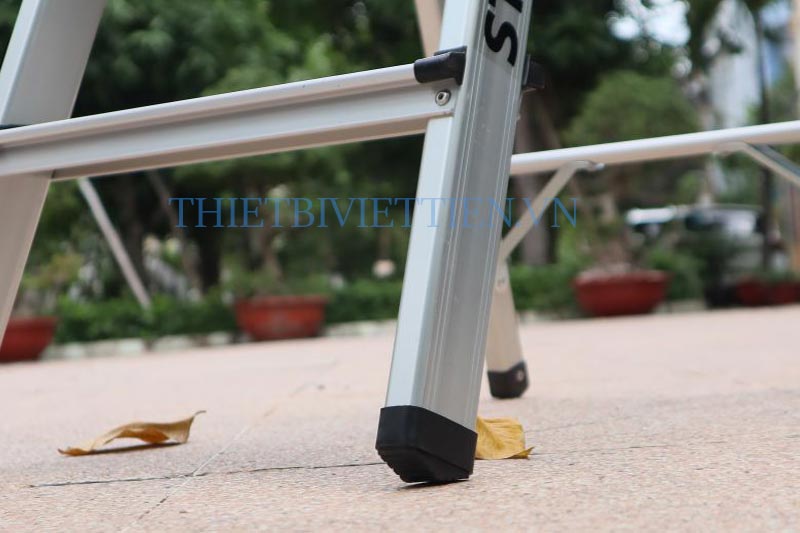 Thang nhôm ghế 3 bậc Stanley SXLDAL-003